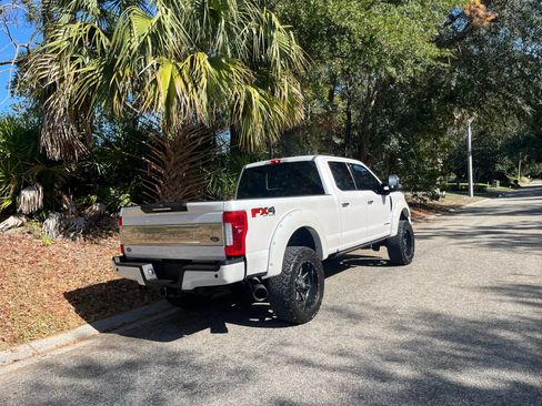 Used 2017 Ford F350 Platinum w/ Platinum Ultimate Package image 6