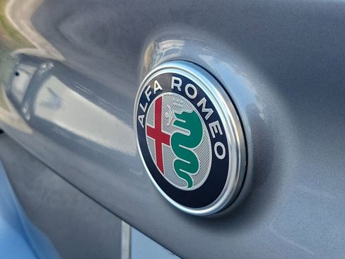 Used 2021 Alfa Romeo Giulia Ti image 9
