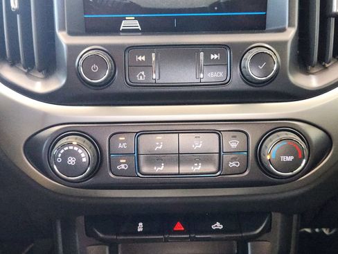 Used 2022 Chevrolet Colorado LT image 18