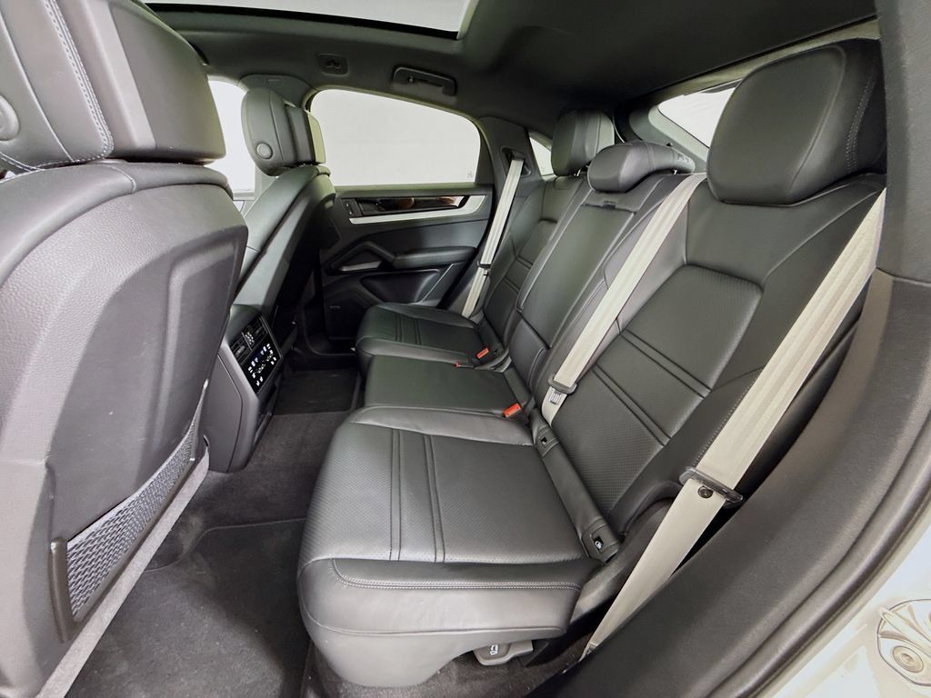 Certified 2024 Porsche Cayenne Coupe AWD/4WD image 24