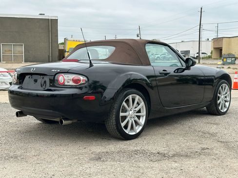 Used 2006 MAZDA MX-5 Miata Grand Touring w/ Premium Pkg image 12