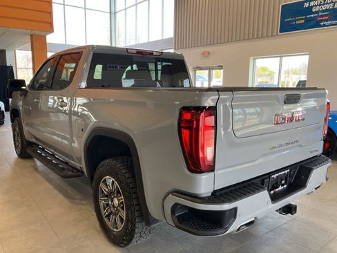 Used 2024 GMC Sierra 1500 AT4 w/ Technology Package AWD/4WD image 7