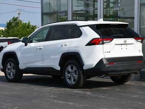 Used 2025 Toyota RAV4 XLE AWD/4WD image 9