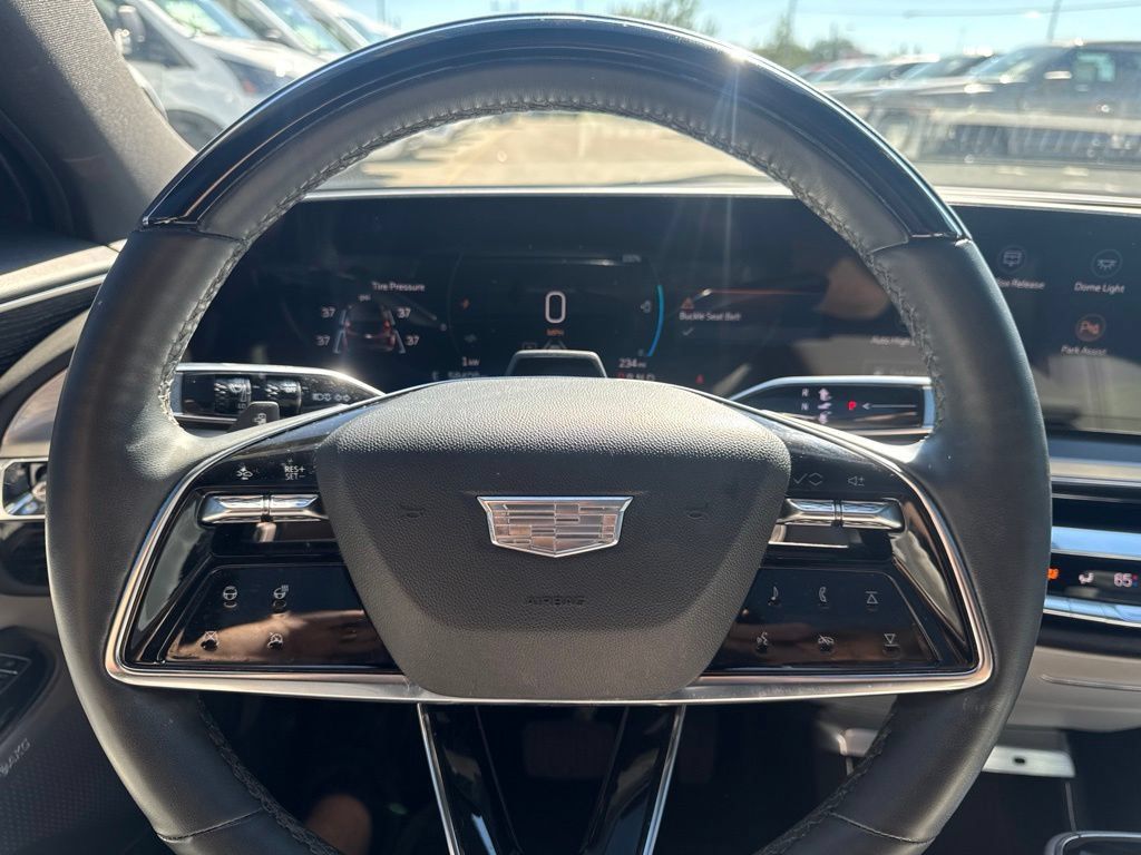 Used 2023 Cadillac Lyriq 2WD image 18