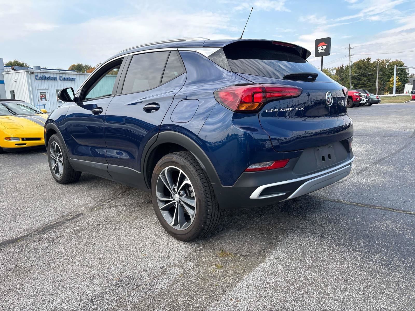 Used 2023 Buick Encore GX Select FWD image 3