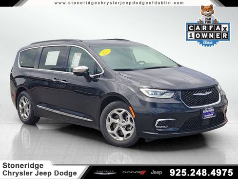 Used 2023 Chrysler Pacifica Limited FWD image 1