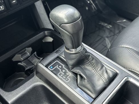 Used 2018 Toyota Tacoma TRD Off-Road image 25