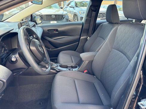 Used 2025 Toyota Corolla LE FWD image 24