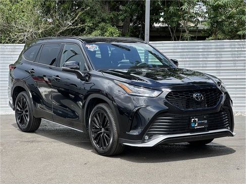 Used 2025 Toyota Highlander XSE AWD/4WD image 8