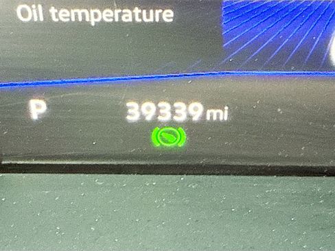 Used 2023 Volkswagen Tiguan SE R-Line image 38