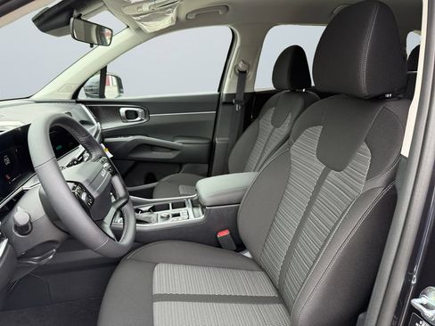 Used 2026 Kia Sorento LX FWD image 9