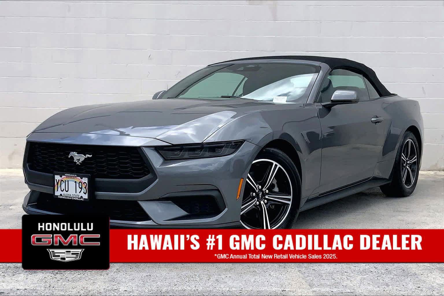 Used 2025 Ford Mustang Convertible RWD image 1