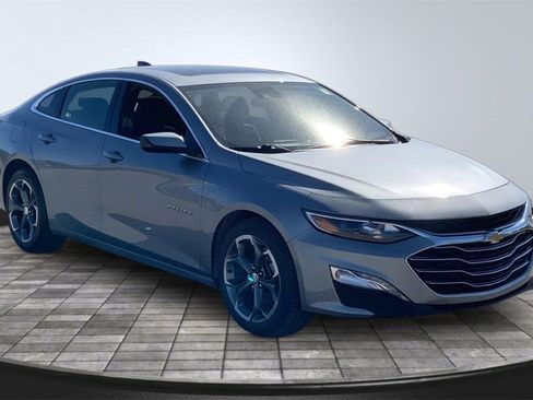 Used 2024 Chevrolet Malibu LT image 3