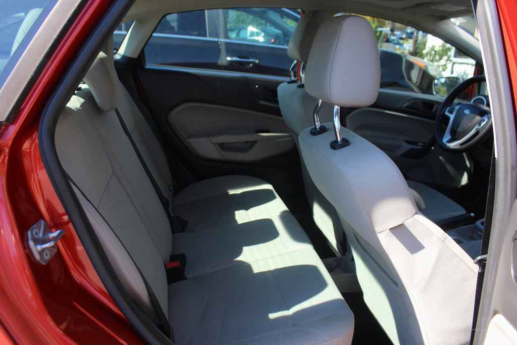 Used 2018 Ford Fiesta SE FWD image 28