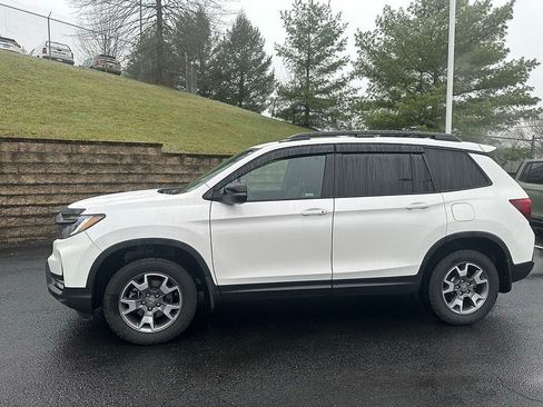 Used 2023 Honda Passport TrailSport image 4