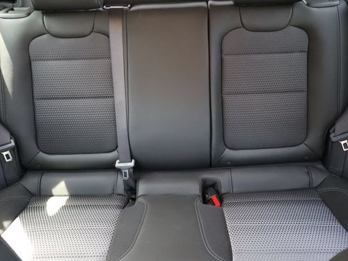 Used 2025 Chevrolet Trax LT w/ LT Convenience Package FWD image 31