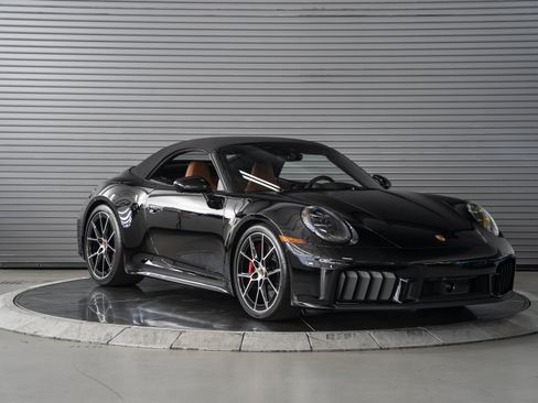 Used 2026 Porsche 911 Carrera 4 GTS AWD/4WD image 9