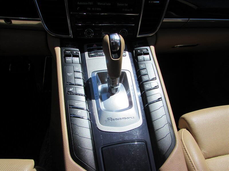 Used 2015 Porsche Panamera 4 AWD/4WD image 18
