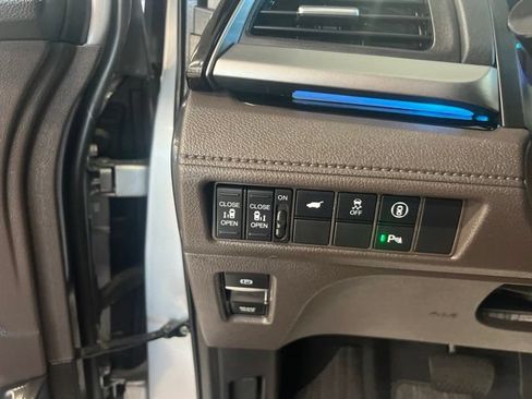 Used 2021 Honda Odyssey Touring image 14