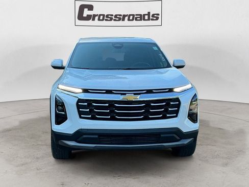 Used 2026 Chevrolet Equinox LT FWD image 8