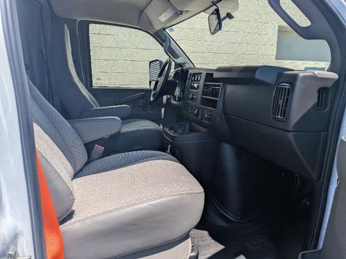 Used 2022 Chevrolet Express 3500 w/ Power Convenience Package RWD image 21