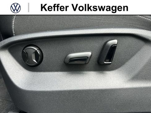 New 2026 Volkswagen Atlas SE FWD image 13