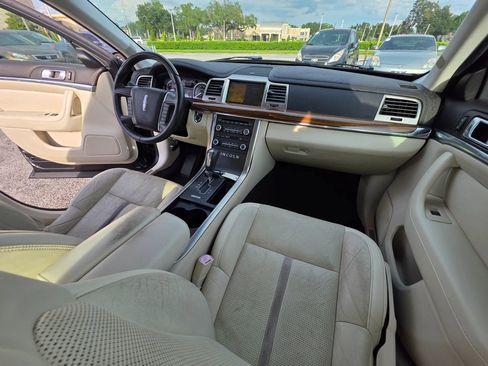 Used 2009 Lincoln MKS FWD image 17