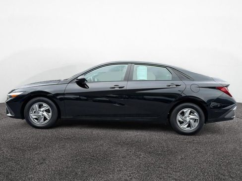Certified 2024 Hyundai Elantra SE FWD image 4