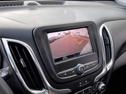 Used 2024 Chevrolet Equinox LT FWD image 11