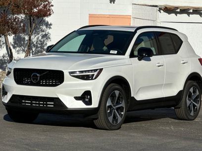 New 2026 Volvo XC40 B5 Plus w/ Protection Package Premier