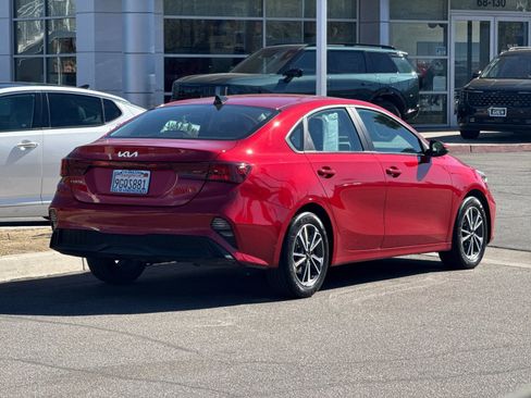 Used 2023 Kia Forte LXS w/ LXS Technology Package image 3