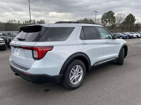 New 2026 Ford Explorer Active RWD image 3