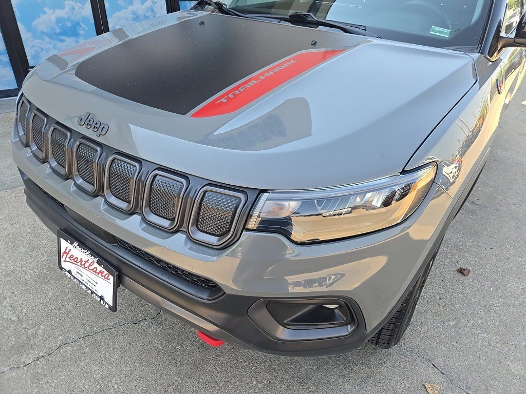 Used 2022 Jeep Compass Trailhawk w/ Trailhawk Convenience Group AWD/4WD image 18
