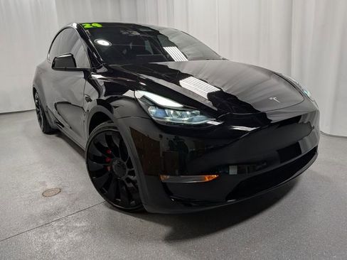 Used 2024 Tesla Model Y Performance image 2