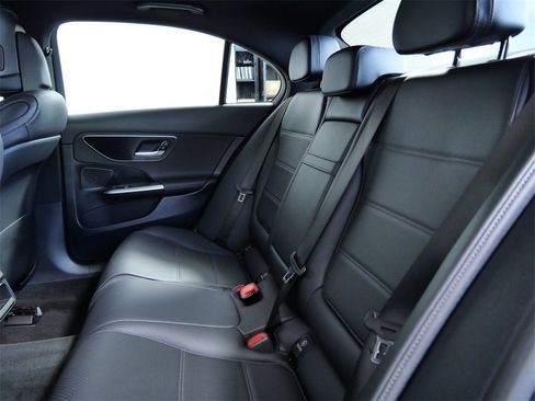 Used 2025 Mercedes-Benz C 300 4MATIC Sedan image 17