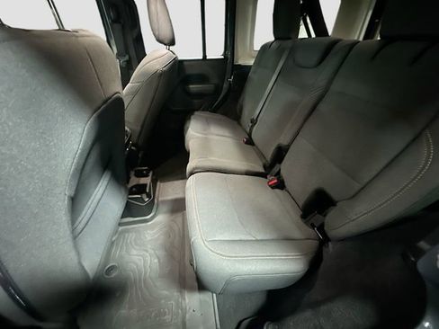 Used 2024 Jeep Wrangler Sport S image 23