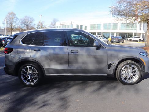 New 2026 BMW X5 xDrive40i w/ Premium Package image 8