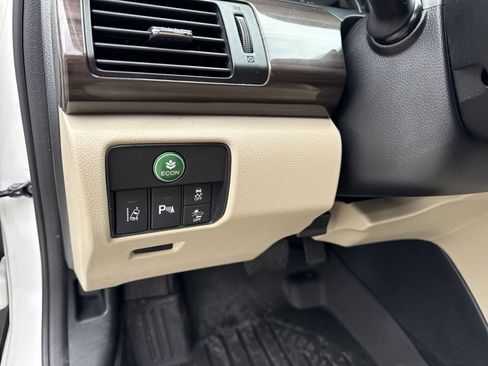 Used 2017 Honda Accord Touring image 16