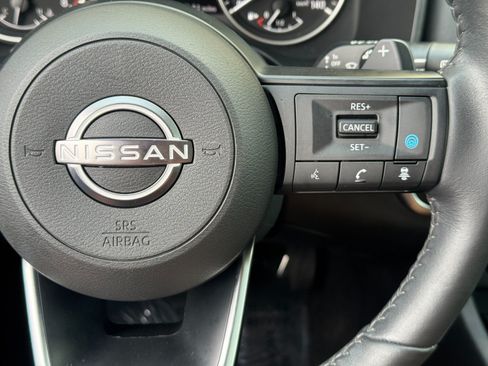 Used 2024 Nissan Rogue SV w/ SV Premium Package FWD image 21