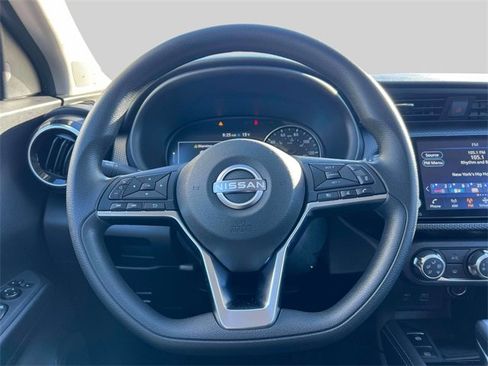 Used 2024 Nissan Kicks SV image 18