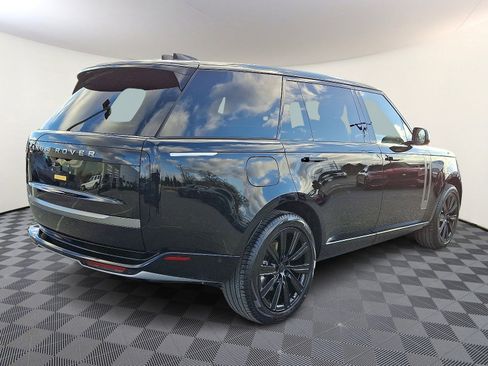 New 2026 Land Rover Range Rover Long Wheelbase SE image 4