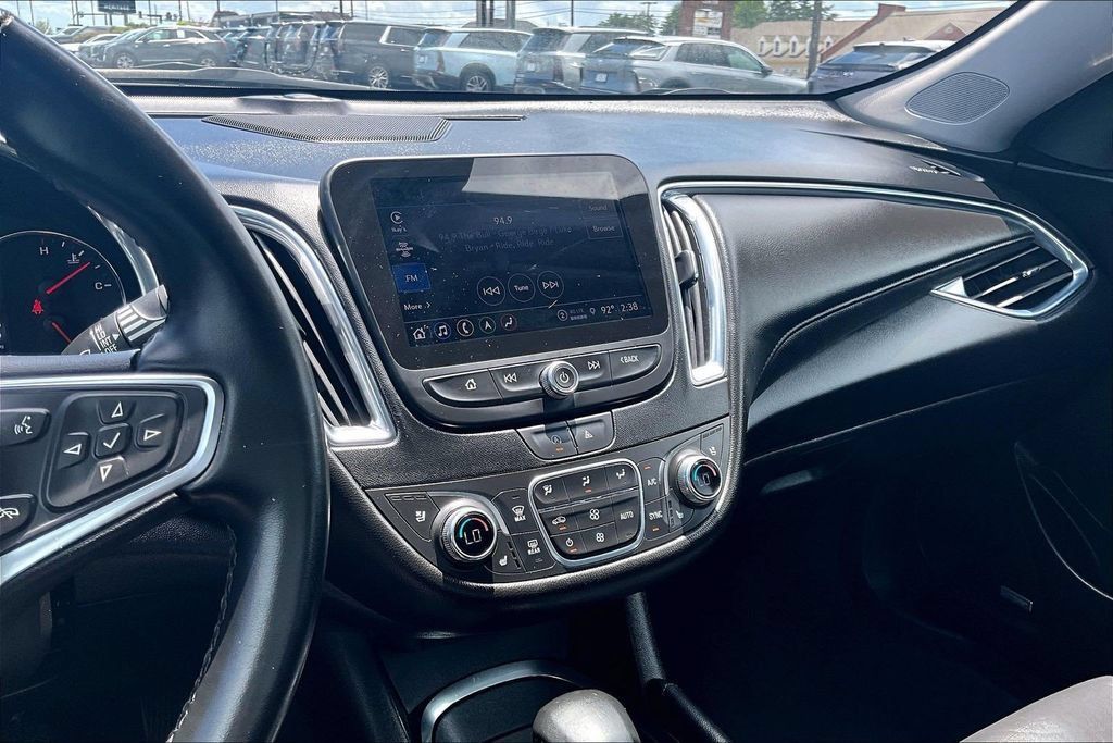 Used 2024 Chevrolet Malibu LT FWD image 15