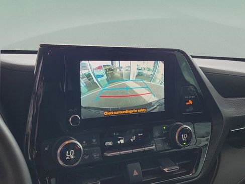 Certified 2023 Toyota Highlander XSE image 14