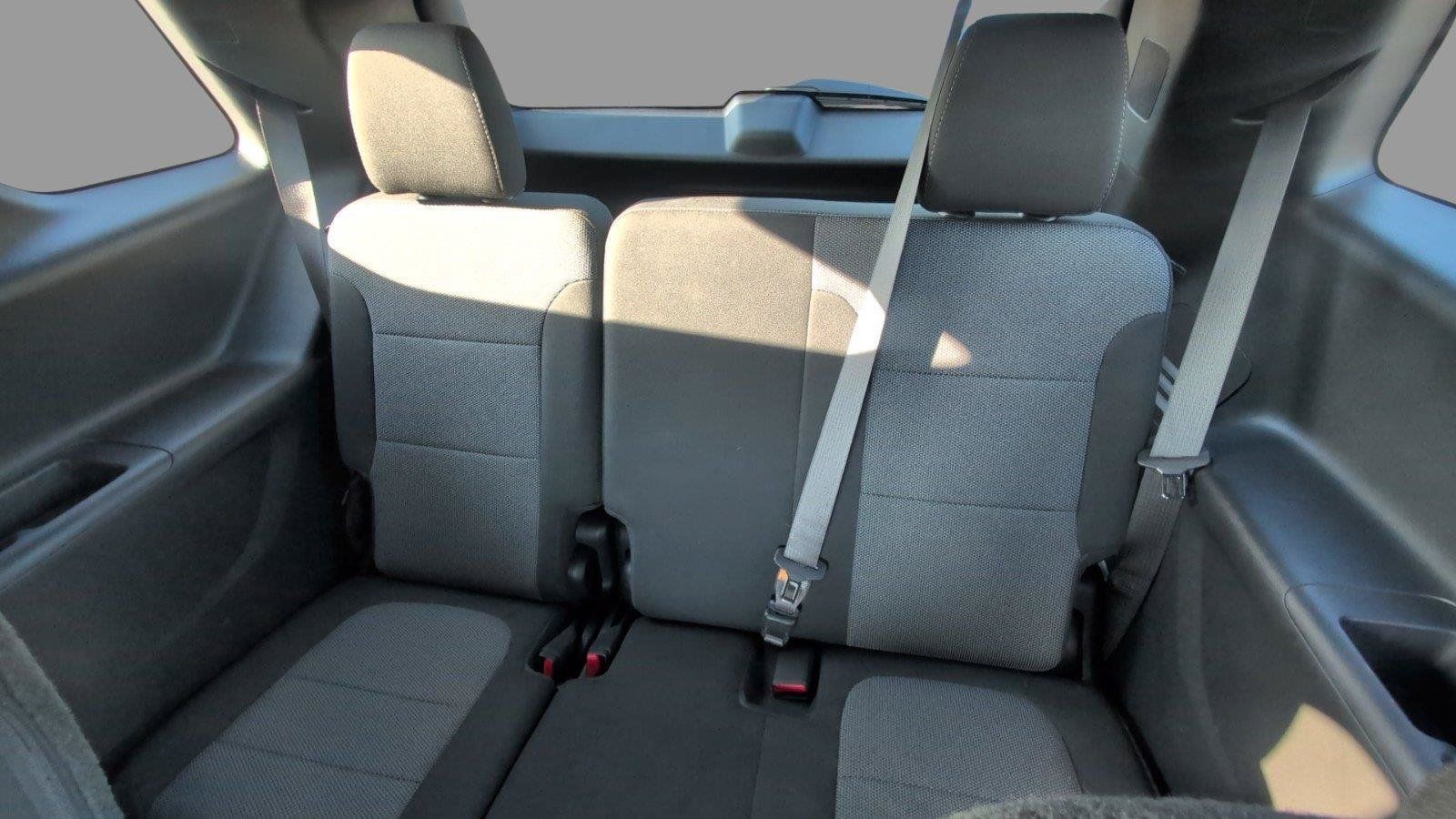 Used 2023 Chevrolet Traverse LT FWD image 35
