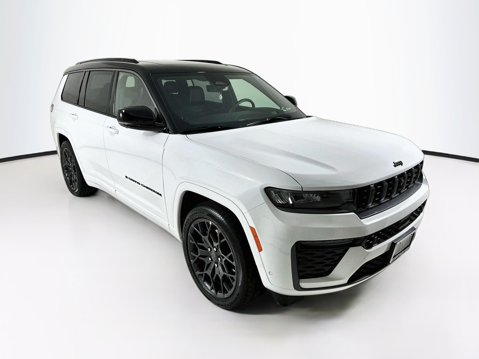 Used 2026 Jeep Grand Cherokee L Summit w/ Obsidian Package AWD/4WD image 1