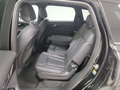 Used 2023 Audi Q7 2.0T Premium Plus w/ Premium Plus Package AWD/4WD image 12