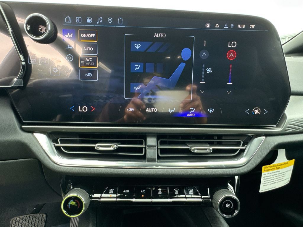 New 2026 Chevrolet Equinox EV LT FWD image 24