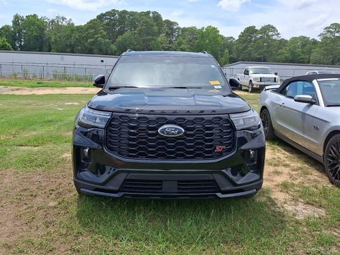 Used 2025 Ford Explorer ST w/ Sun And Sound Package AWD/4WD image 2