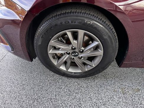 Used 2020 Kia Optima LX image 10