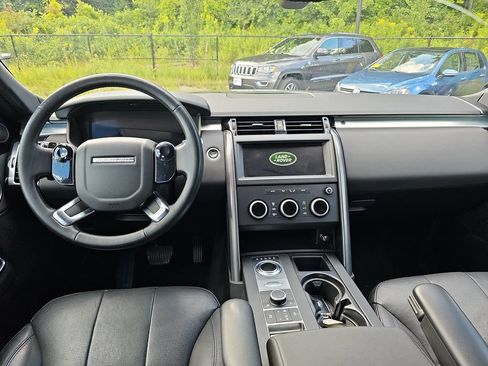 Used 2020 Land Rover Discovery Landmark AWD/4WD image 11